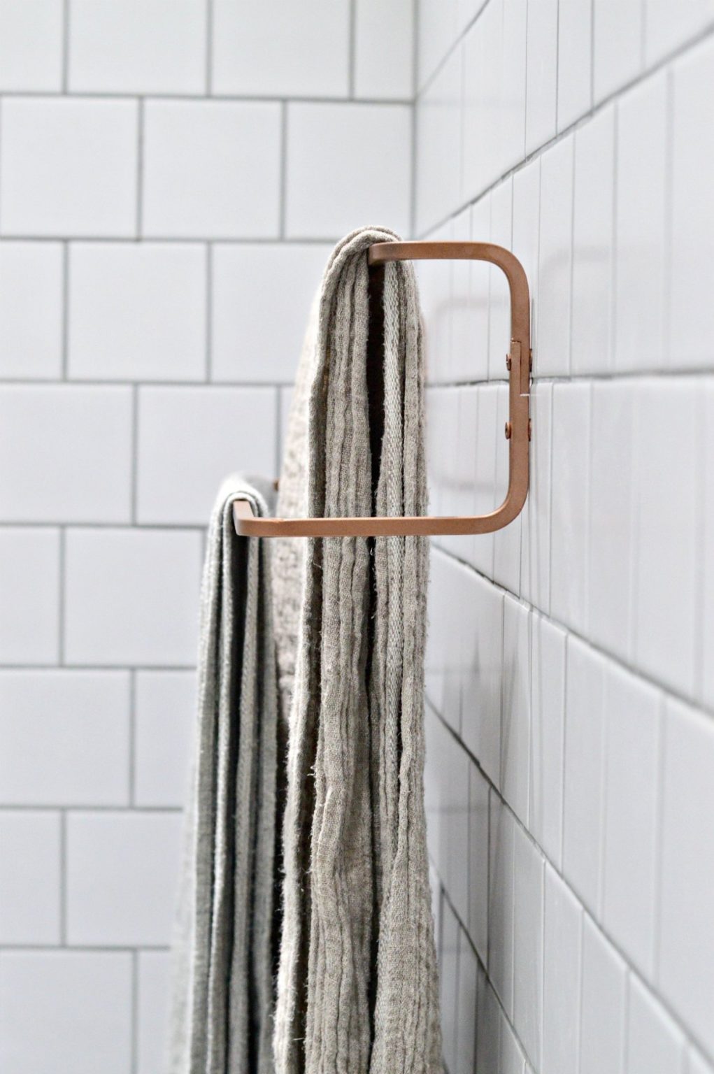 make-it-awesome-simple-ikea-towel-rack-hack-curbly