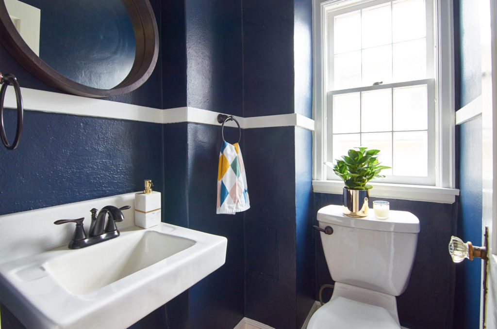 Go Big in Small Spaces: Why Dark and Bold is a Good Choice for a Tiny ...