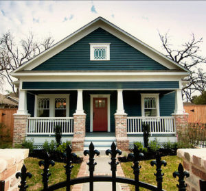 Paint it Black, Our 20 Favorite Dark Exterior House Colors - Curbly