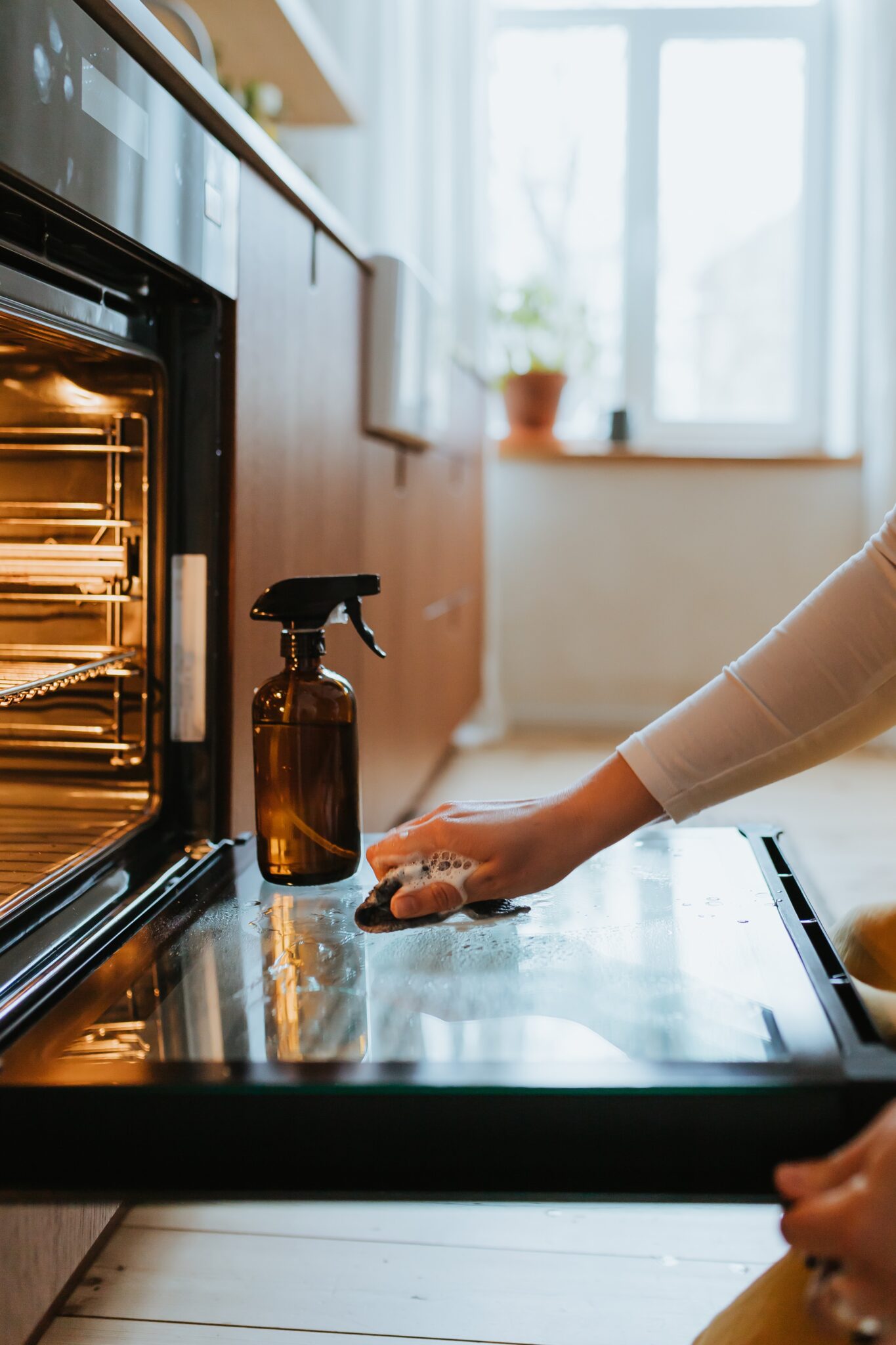 How To Clean Your Glass Oven Door Curbly 8072